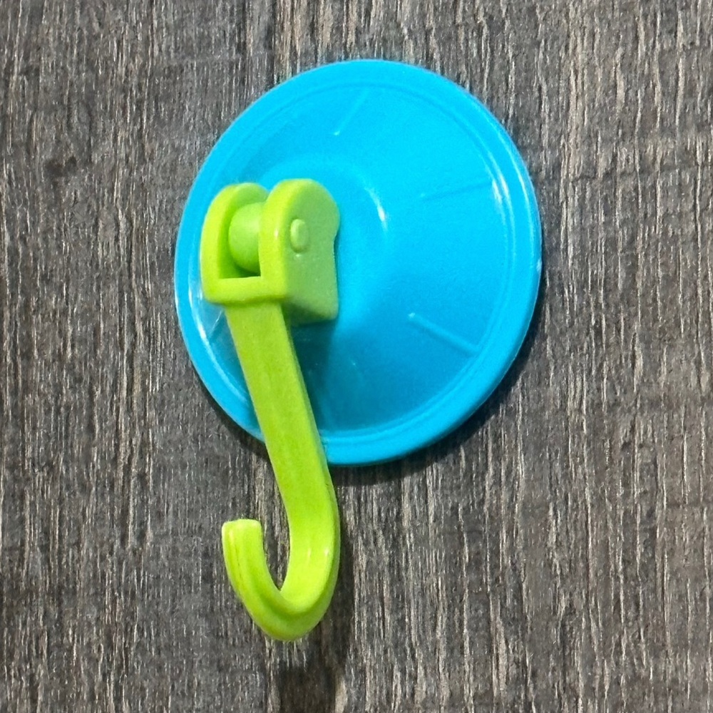 💞 New Blue & Green 2 Inch Kids Bathroom Suction Hook
